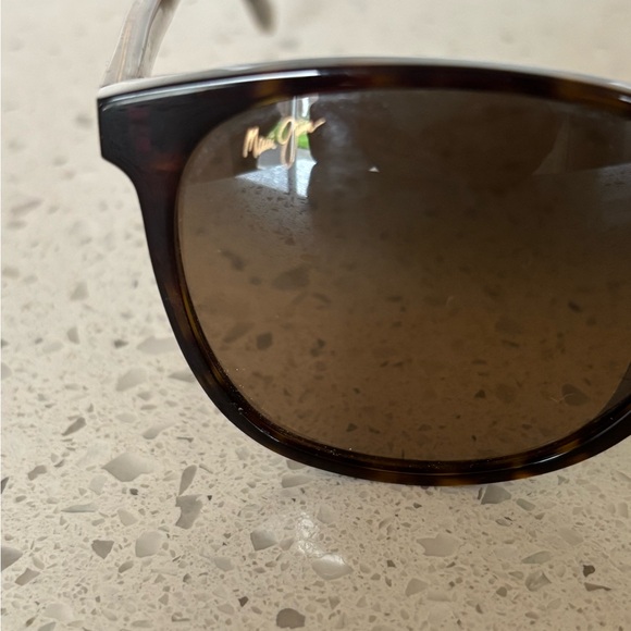 Maui Jim Tortoise Sunglasses - Picture 6 of 7